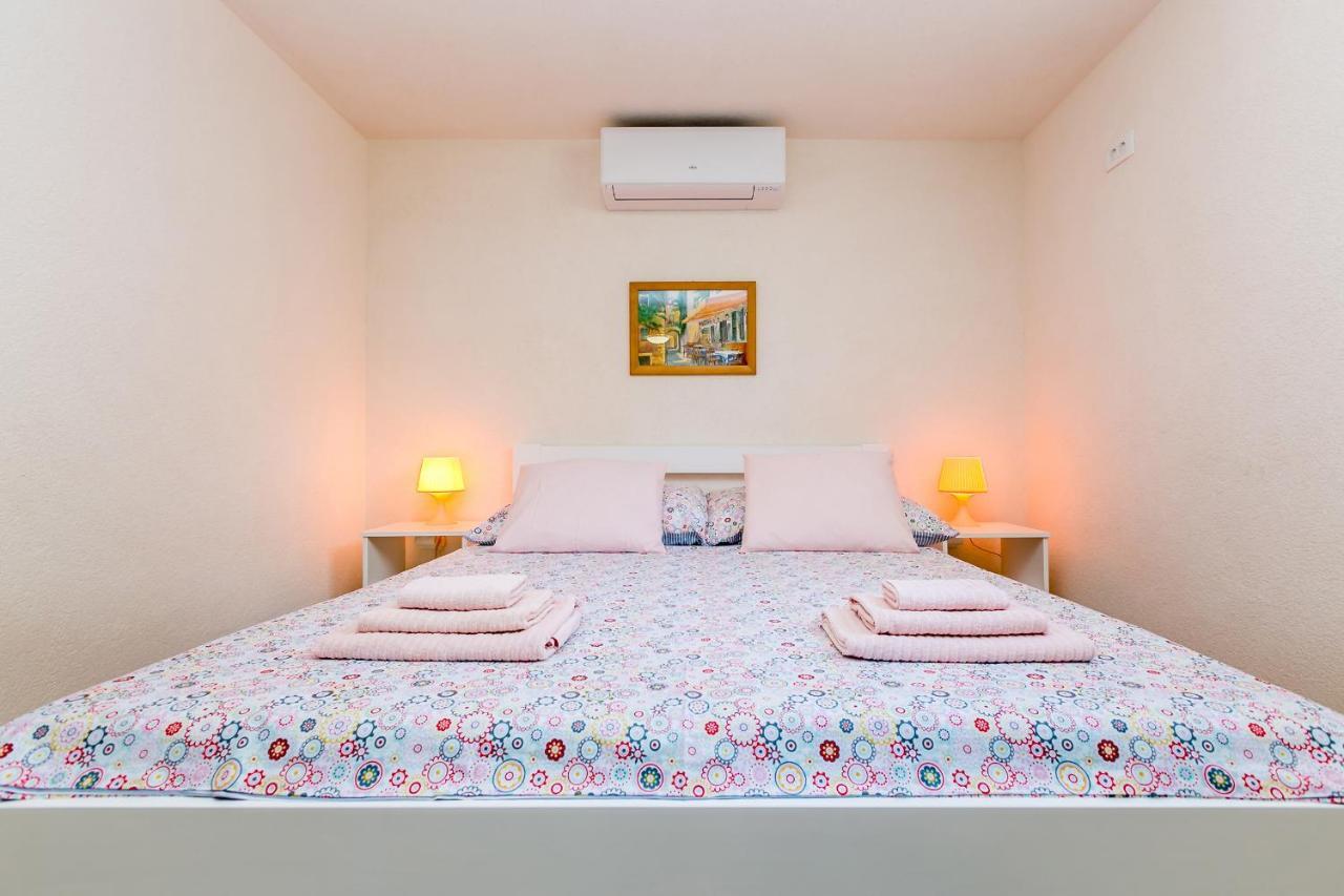 Apartamento Apartman Hana Omišalj Exterior foto