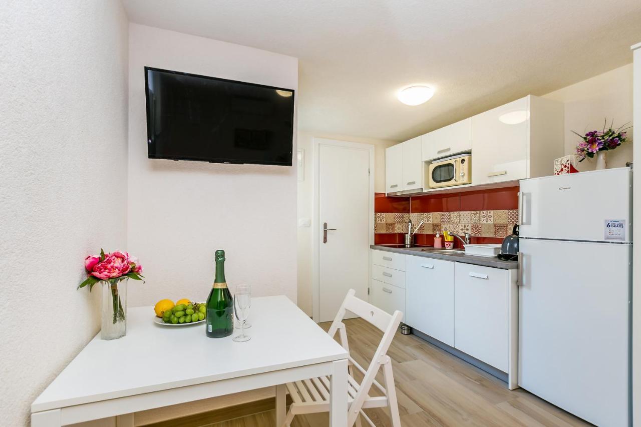 Apartamento Apartman Hana Omišalj Exterior foto